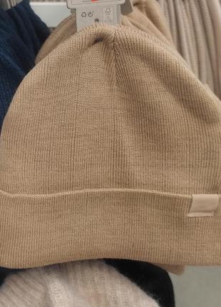 Вязанная шапка с подворотом двойная