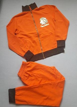 Мегакрутой фирменный яркий спортивный костюм с логотипом rojami's