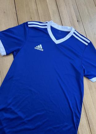 Оригінальна спортивна футболка adidas