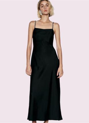 Платье атласное черная на бретелях zara