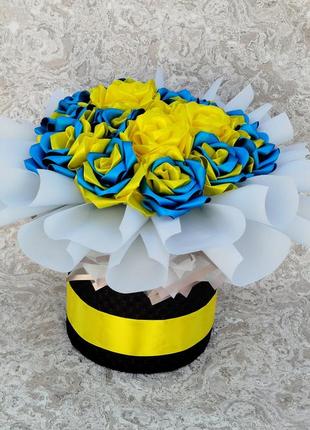 Букет троянд патріотичний, яскравий букет