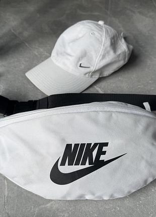 Классный спортивный лот nike.