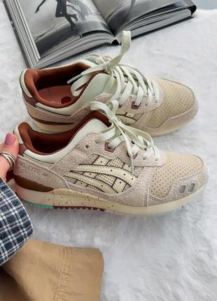 Стильные женские кроссовки asics gel-lyte iii Peake brown бежевые