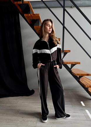 Женский спортивный костюм