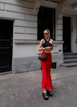 Атласна спідниця