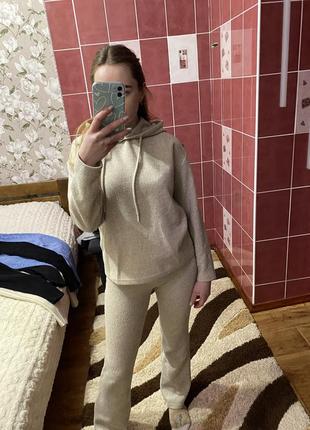 Трикотажный тепленький костюм