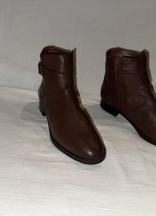 Чобітки * clarks* шкіра індія р.40 (26.50см)