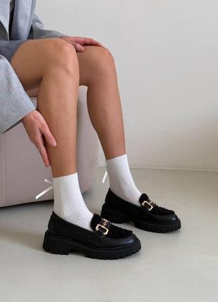 Чорні шкіряні лофери з хутром тедді