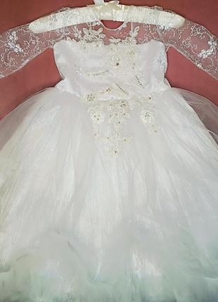 Шикарна сукня на дівчинку 5 років