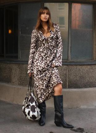 Стильна сукня zara