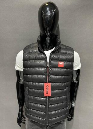 Мужская жилетка hugo boss на весну в черном цвете качественного материала на каждый день