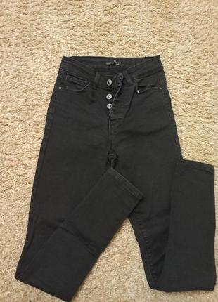 Продам черные женские джинсы скинни