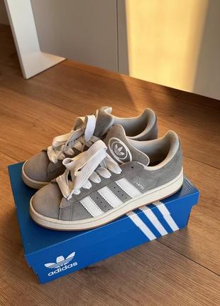 Adidas campus
