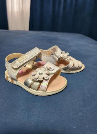 Сандалики для девочки