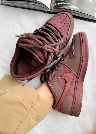 Nike sb dunk low Force of love burgundy crush