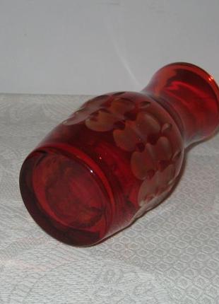 Ваза вазочка цветное красное рубиновое стекло ссср