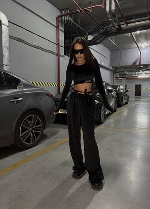 Велюровый прогулочный костюм топ и брючины палаццо свободного кроя три цвета