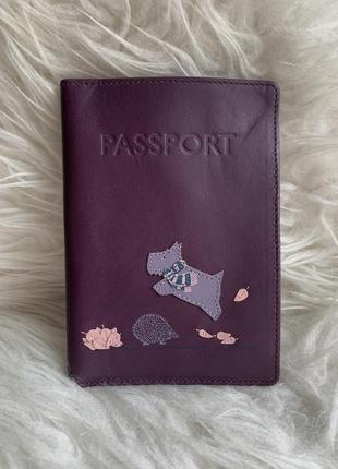 Шкіряна обкладинка на паспорт radley london
