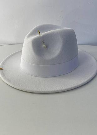 Капелюх федора  зі стійкими полями білий