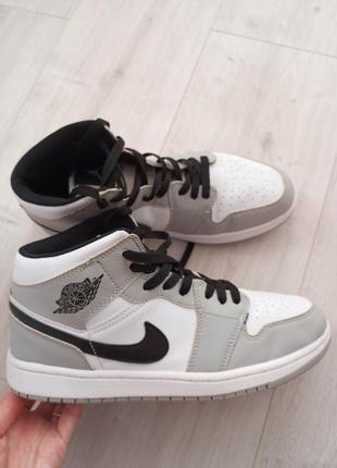 Кроссовки jordan размер 41