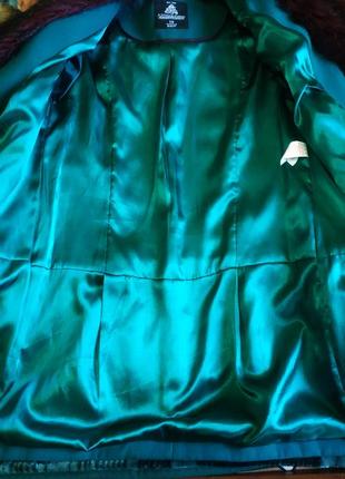 Зелене кашемірове пальто насичено зеленого кольору.8 фото