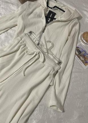 Трендовый костюм двойка в молочном цвете