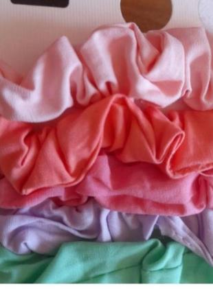 Набор резинок к волосам,primark, новое. привезено из австреи можно прибить прштучно,135 гр ща единицу.