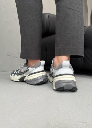 Женские кроссовки nike v2k runtek silver grey найк3 фото