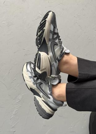 Женские кроссовки nike v2k runtek silver grey найк6 фото