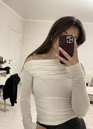 Кофта на одне плеча