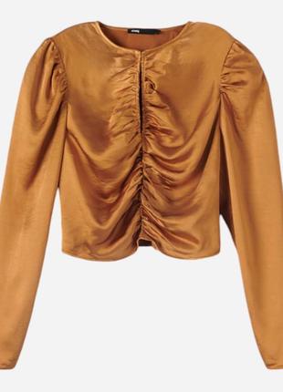 Трендова блузка на весну