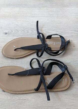 Босоніжки 40