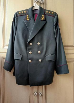 Китель, штаны , фуражка , генерал полковника