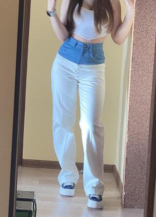Джинсы с контрастным поясом