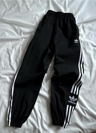 Спортивные штаны