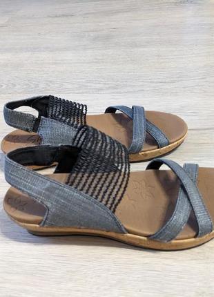 Босоножки sketchers 36