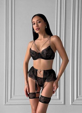 Спокусливий комплект спідньої білизни зі спідницею пояс для панчох