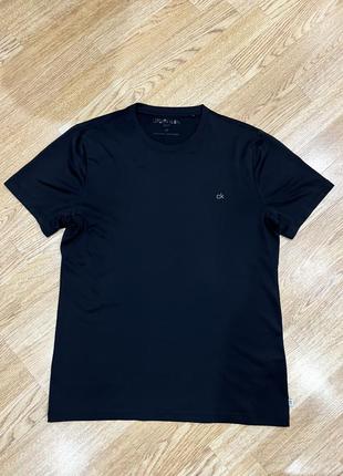 Футболка ck