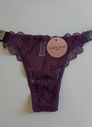 Трусики танга з логотипом vs зі стразами