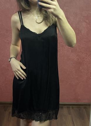 Атласное платье