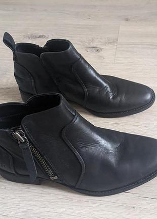 Кожаные ботинки челси ugg 40