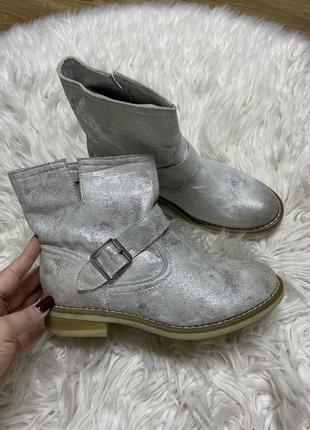 Сапожки жіночі срібного кольору 🤍 весна осінь 🤍