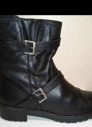 Брендовые полностью кожаные деми сапожки zara.