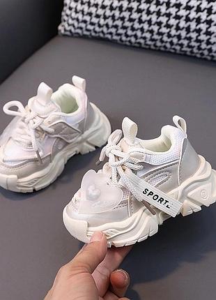 Дитячі кросівки для дівчинки2 фото