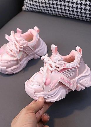 Дитячі кросівки для дівчинки4 фото