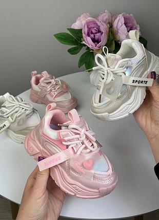 Дитячі кросівки для дівчинки