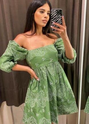 Зеленое вышитое платье zara