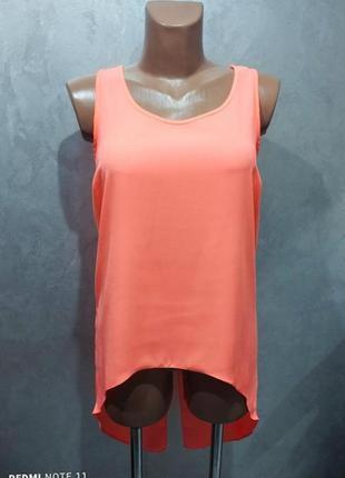 Оригинального дизайна блузка всемирно известного английского бренда atmosphere