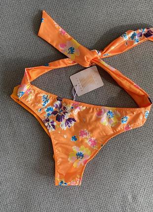 Оранжевые трусики с бантиком