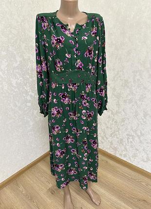 Сочное романтичное вискозное платье миди в цветы